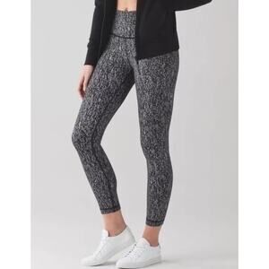 Lululemon High Times Pant Luon Suited Jacquard Black White size 2‎